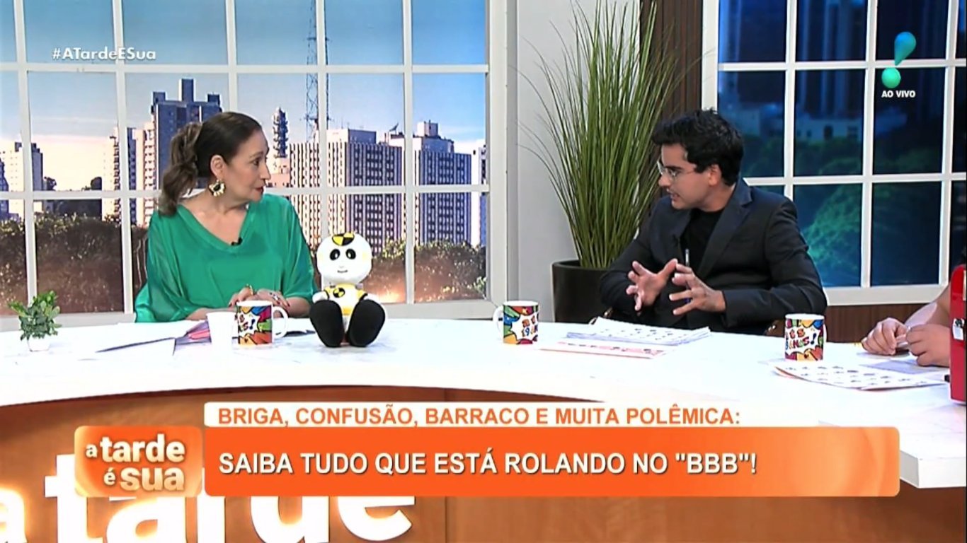 Dudu Camargo visita Sonia Abrão